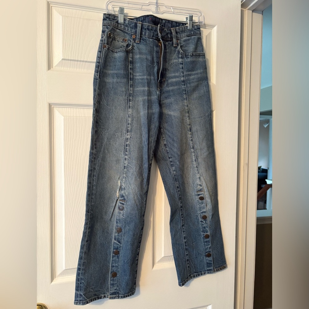 Lucky Brand Straight-Leg Button-Accent Jeans in Faded Blue
